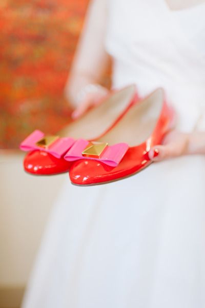 Add easy pop and pizazz to your wedding day by accenting the space and yourself with a vibrant cherry red. Your shoes, the cocktails and even your ladies in waiting can be adorned with this vivacious and complimentary color. For a retro feel or even a chic and modern vision, this shade will do its job and wow your audience. Pink Cottages, Fun Flats, Red Toes, Sparkly Shoes, Red Flats, Wedding Flats, Rose Bonbon, Red Pumps, Pink Bows