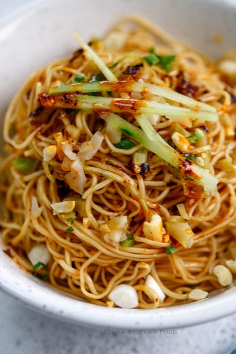 Sichuan cold noodles|chinasichuanfood.com Cold Noodles Recipes, Szechuan Noodles, Noodles Chinese, Szechuan Recipes, Noodle Salad Cold, Sichuan Food, Asian Noodle Recipes, Cold Noodles, Asian Noodles