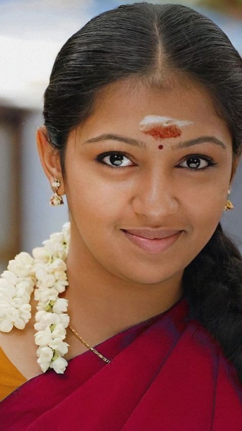 Actress in saree with a pleasing smile Lakshmi Menon, Shruti Hassan, Indian Film, Film Actress, Ideas Style, Home Ideas, Diy Projects, Style Inspiration, Actresses