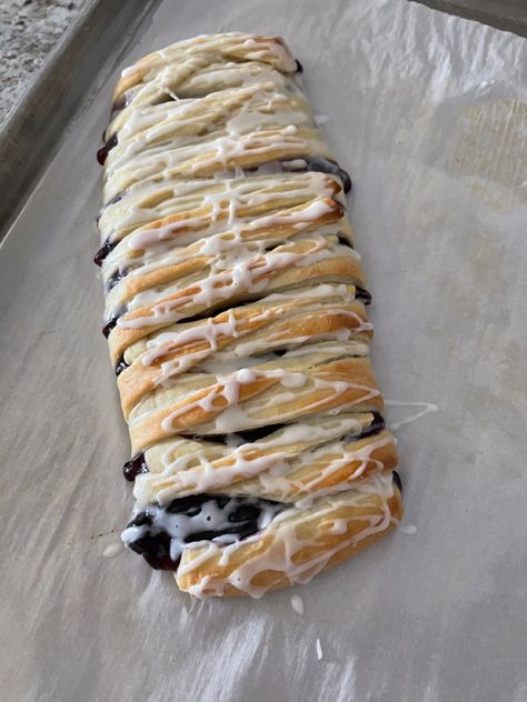 Butter Braids Recipe Easy, Blueberry Twist Bread, Braided Bread Recipes, Butterbraid Recipes, Homemade Butter Braid, Butter Braid Recipe, Blueberry Braid, Butter Braids Recipe, Breakfast Braids