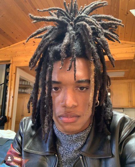 Dreadlocks Men, Natural Hair Men, Mens Dreads, Cute Dreads, Dreadlock Hairstyles For Men, Beautiful Dreadlocks, Dark Skin Men, Beard Hairstyle, Black Men Hairstyles