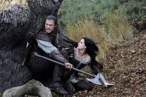 Snow White and the Huntsman Snow White Huntsman, Snowwhite And The Huntsman, Snow White And The Huntsman, Colleen Atwood, Writing Genres, The Huntsman, The Dictator, Summer Movie, I Love Cinema