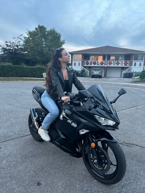 Biker girl aesthetic, black motorcycle, badass, motorcycle, leather jackets, kawaskai ninja 400 Ninja 400 Black, Badass Motorcycle, Black Ninja, Ninja 400, Black Motorcycle, Motorcycle Leather, Aesthetic Black, Biker Girl, Leather Jackets