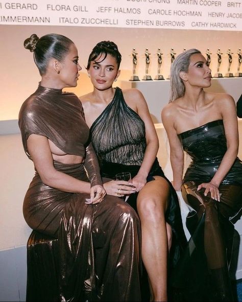 Kylie Photoshoot, Kylie And Khloe, Kylie And Kim, Kylie Jenner Hair Color, Kim And Kylie, Kylie Jenner Hair, Keeping Up With The Kardashian, Kylie Jenner Instagram, Kylie J