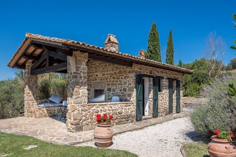 Farmhouse With Swimming Pool, Stone House Plans, Italian Country House, Small Stone House, Renovated Farmhouse, Stone Cottages, Stone Farmhouse, Travertine Floors, Olive Grove