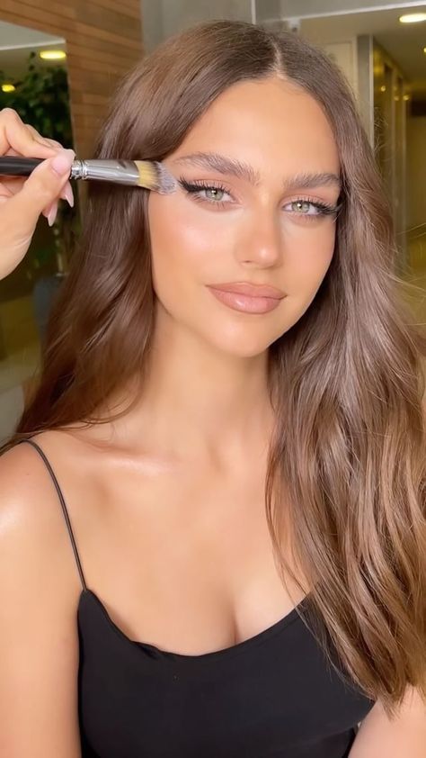 ORTAL AZIZADA on Instagram: “Beauty @ortal_azizada @shimon_azizada @rkavnon @chanelofficial #makeupreel #reelsinstagram #réel #beauty #liquidhighlighter #channel…” Ortal Azizada, Bridal Make Up, Liquid Highlighter, Instagram Beauty, Wedding Hair And Makeup, Glow Up?, Wedding Hairstyles, Hair Makeup, Make Up