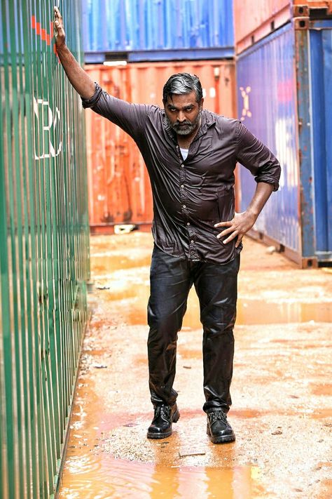 Vikram Vedha Movie Images, Vijay Sethupathi Hd Wallpapers, Vikram Vedha, Vijay Sethupathi, Digital Painting Photoshop, Facebook Profile Photo, Gangster Movies, Vijay Actor, Actress Wallpaper