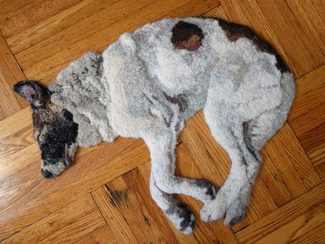 Handmade rug shaped like dog by Emily O'Leary Carpet For Dogs, Carpet Tiles Ideas, Dog Rugs, Dog Rug, Tufting Diy, Funky Rugs, Tiles Ideas, Deco Nature, Hand Hooked Rugs