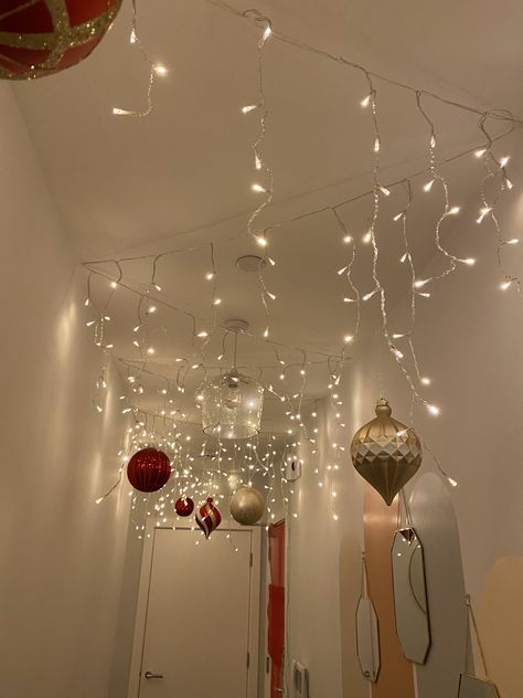 Fairy Light Hallway, Fairy Lights In Hallway, Christmas Corridor Decorations, Fairy Lights Hallway, Christmas Ceiling Lights, Hallway Christmas Decorations, Hallway Christmas Decor, Fairy Lights Ceiling, Christmas Hallway