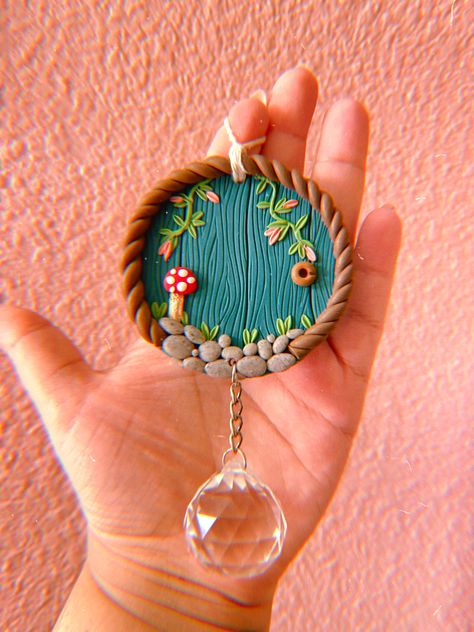 Air Dry Clay Cottagecore, Mouldit Clay Art Ideas Aesthetic, Mushroom Suncatcher, Handmade Fridge Magnets Clay, Polymer Clay Suncatcher, Polymer Clay Cottagecore, Mouldit Clay Art, Fridge Magnets Ideas Creative, Polymer Clay Magnet