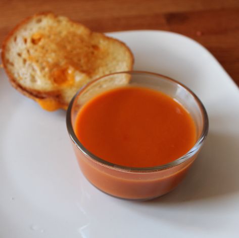 Grape Tomato Soup Recipes, Grape Tomato Soup, Grape Tomato Recipes, Tomato Bisque Soup, Roasted Grape Tomatoes, Tomato Soup Recipe, Tomato Bisque, Roasted Tomato Soup, Tomato Soup Recipes