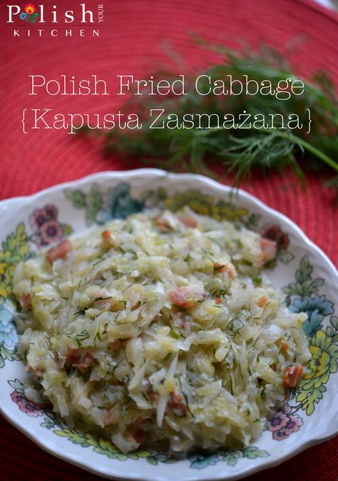 Polish Fried Cabbage Recipe {Kapusta Zasmażana} More Polish food recipes at www.polishyourkitchen.com Kapusta Recipe, Fried Cabbage Recipe, Polish Food Recipes, Fried Cabbage Recipes, Lithuanian Recipes, Eastern European Recipes, Cabbage Recipe, Eat A Lot, Winter Dishes