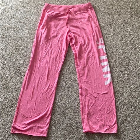 New Without Tags. Never Worn. Inseam Is Approx 29.5”. Two Side Pockets. Vs Pink Clothes, Thrift Manifest, Outfits Sweatpants, Fashion Sweatpants, Vs Pink Outfit, Vs Pink Sweatpants, Pink Sweat, Personal Things, Victoria Secret Outfits