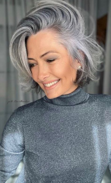 Grey Hair Transformation, Grey Hair Inspiration, Beautiful Gray Hair, Choppy Hair, Blending Gray Hair, Gray Hair Highlights, Grey Hair Color, Trendy Haircuts, Short Hairstyle