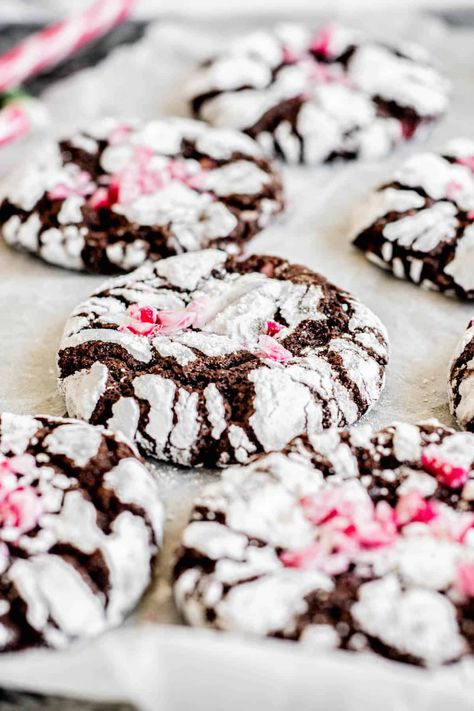 Chocolate Peppermint Crinkle Cookies, Peppermint Crinkle Cookies, Soft Chocolate Cookie, Valentines Treats, Crinkle Cookies Recipe, Chocolate Crinkle, Peppermint Chocolate, Cinnamon Roll Cookies, Holiday Cookie Exchange