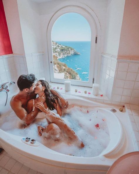 Couple Bathtub Aesthetic, Couples Bathtub, Luxury Couple, Couple Goals Teenagers Pictures, Romantic Photoshoot, Couple Goals Teenagers, Luxury Lifestyle Dreams, Fit Couples, Relationship Goals Pictures