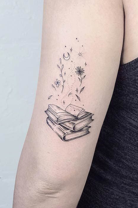 Awesome Tattoo Ideas, Book Lover Tattoo, Lovers Tattoo, Lover Tattoo, Game Of Thrones Tattoo, Dragons Tattoo, Bookish Tattoos, Literary Tattoos, Awesome Tattoo