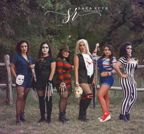 Women Horror Movie Costume, Halloween Group Pictures, Jason Costume Women Diy, Halloween Group Photoshoot Ideas, Group Halloween Pictures, Group Halloween Photoshoot Ideas, Horror Group Costumes, Horror Icon Costumes, Group Halloween Photoshoot