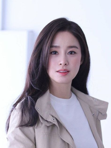 Kim Tae Hee And Rain, Asian Actresses, Kim Tae Hee, Gal Gadot Wonder Woman, Hye Kyo, Song Hye Kyo, Bae Suzy, Ulzzang Fashion, Asian Hair