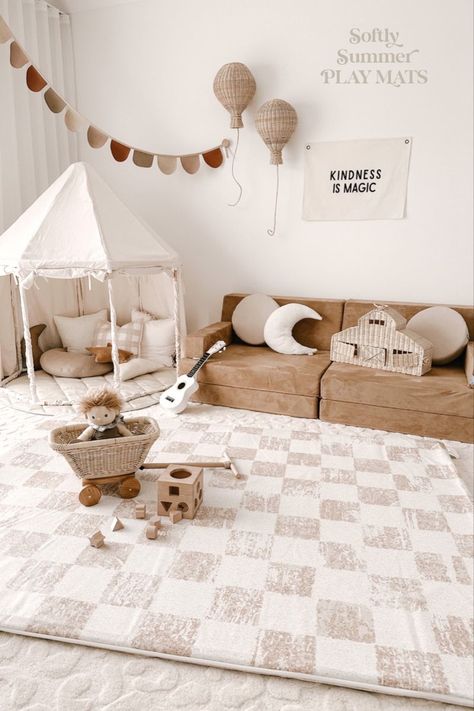 Kids Playrooms, Baby Play Areas, Small Playroom, Kids Rooms Inspo, Baby Playroom, Girls Playroom, Toddler Playroom, Toddler Room Decor, Baby Activities