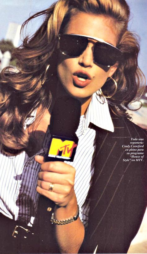 Cindy Crawford 1990 Style, 90s Supermodels, 90s Models, Linda Evangelista, Claudia Schiffer, Cindy Crawford, Cat Walk, Naomi Campbell, Gianni Versace