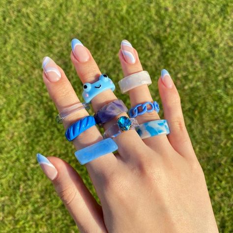 Trendy Rings Aesthetic, Plasticine Ideas Aesthetic, Trendy Accessories 2022, Air Dry Clay Rings, Clay Rings Aesthetic, Mertensia Virginica, Trending Rings, Clay Trays, Fimo Ring