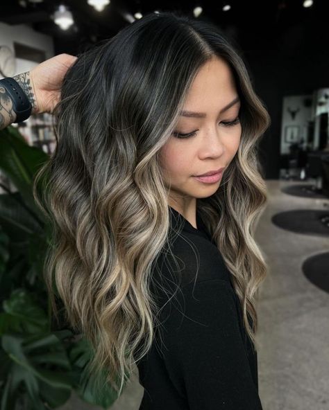 Cool Face-Framing Blonde Balayage for Brunettes Hair Balayage On Black Hair, Blonde Balayage On Dark Hair, Balayage On Black Hair, Balayage Brunette To Blonde, Balayage On Dark Hair, Black Hair Ideas, Blonde Hair Balayage, Blonde Hair With Roots, Balayage Blond