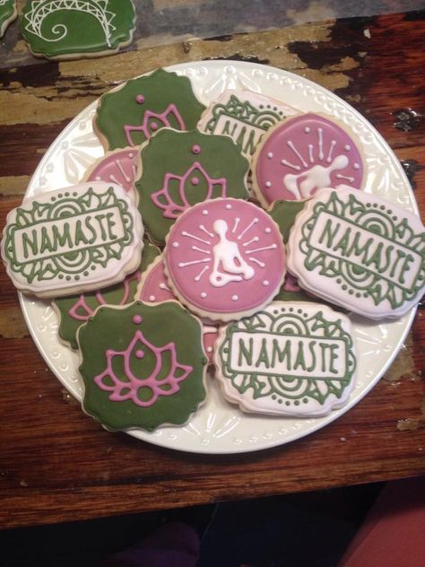 Yoga cookies, namaste, lotus. Its My Bday, Yoga Party, Yoga Food, Yoga Themes, Wedding Cake Cookies, Edible Crafts, Sugar Cookie Designs, Indian Wedding Cakes, Creative Cookies