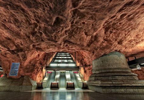 The Subway System of Stockholm, Sweden Doubles as an Incredible Public Art Gallery Stockholm Subway, Abba Museum, Swedish Travel, Metro Art, Stockholm Metro, معرض فني, Michael Palin, Bar Space, Metro System