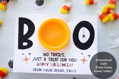 🎃 DIGITAL DOWNLOAD ONLY - PLAY-DOH NOT INCLUDED Step into the spooky season with this unique Halloween Play-Doh card! Perfect for classroom treats, party favors, or simply some eerie fun with your little ones at home. Features: 📥 Instant Digital Download: As soon as your purchase is complete, your Halloween card will be available for download. No waiting! 🎨 Customizable Last Line: Using Adobe Reader, you can easily personalize the last line of#HalloweenGifts #TeacherGifts #SpookySurprises #ClassroomTreats #EducatorPresents #TrickorTeach #FrightfullyFun #GhoulishGoodies #TeachingTreats #HalloweenClassroom Halloween Play Doh Ideas, Play Doh Halloween Favor, Playdoh Halloween Favors, Halloween Classroom Treats, Pta Gifts, Classmates Gifts, Halloween Teacher Gifts, Treat Stand, Carte Halloween