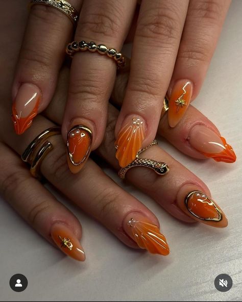 Nails Gold Stripe, Orange Nails Almond, Nail Art For Girls, Ombre Nail Art, Beautiful Gradient, Chrome Nail Art, Nails 3d, Nails Gold, Ombre Nail