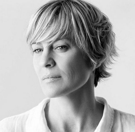 Robin Wright Haircut, Robin Wright Hair, Brigitte Lacombe, Claire Underwood, Robin Wright, Hair Inspiration Short, Hair Styles 2017, Girl Short Hair, Jessica Chastain