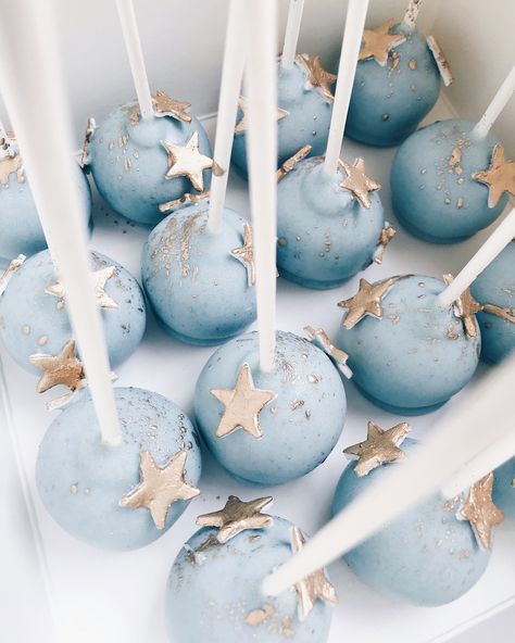 Moon Baby Shower Cake, Star Cake Pops, Blue Cake Pops, Moon Stars Baby Shower, Cake Pop Designs, Star Cake, Cloud Cake, Birthday Cake Pops, Baby Shower Cake Pops