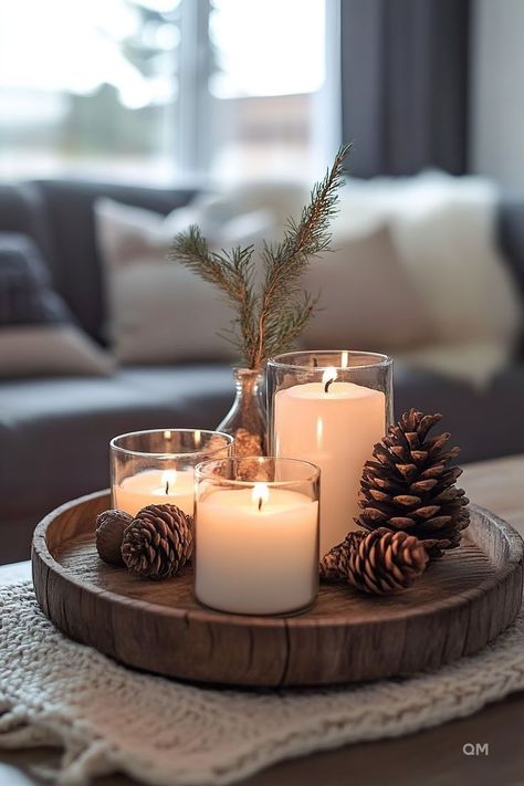 Home Candle Decor, Winter Aesthetic Home Decor, Holiday Home Decor Christmas, Living Room Table Decorations, Christmas Decorations Coffee Table, Minimalist Table Centerpiece Ideas, Christmas Coffee Table Decorations, Decor Ideas For Coffee Table, Xmas Coffee Table Decor