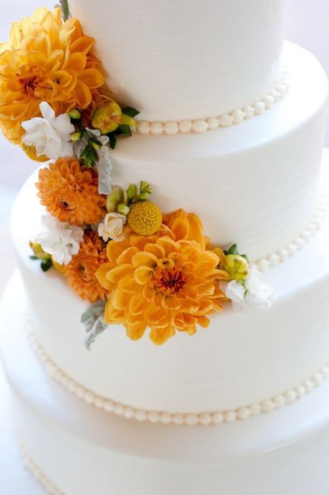 Marigold Cake Decoration, Marigold Wedding Cake, Marigold Cake, Cake Florals, Marigold Wedding, Cake Fall, Yellow Wedding Cake, Outdoor Tent Wedding, Citrus Cake