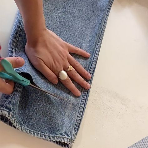 Fray Hem Jeans Diy, Trim Jeans Diy, Diy Raw Edge Jeans, How To Make Raw Hem Jeans, How To Hem Bootcut Jeans, How To Cuff Boyfriend Jeans, How To Fray Bottom Of Jeans Diy, Fraying Jeans Hem Diy, How To Cuff Jeans