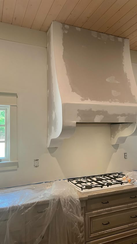 Lena Taylor (@flippinggorgeous_) posted on Instagram • May 20, 2022 at 12:59pm UTC Plaster Range Hood Between Cabinets, Extractor Hood Ideas, Kitchen Range Hood Ideas, Diy Range Hood Cover, Diy Range Hood, Range Hood Ideas, Kitchen Cooker Hood, Modern French Farmhouse, Hood Range