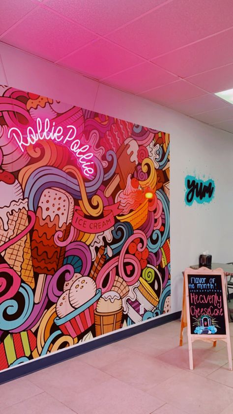 Ice Cream Shop Wall Design, Heladerias Ideas Decoracion, Ice Cream Mural, Ice Cream Shop Interior Design, Mural Cafe, Food Illustration Design, Birthday Decorations At Home, Selfie Wall, Cafe Shop Design