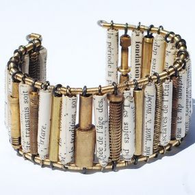 Dishfunctional Designs: Bookish: Upcycled & Repurposed Books and Pages - http://dishfunctionaldesigns.blogspot.com/2011/12/artfrom-pages-of-book.html Guitar String Bracelet, Paper Bead Bracelet, French Paper, Paper Jewelry, A Bracelet, Diy Stuff, String Bracelet, Paper Beads, Old Books