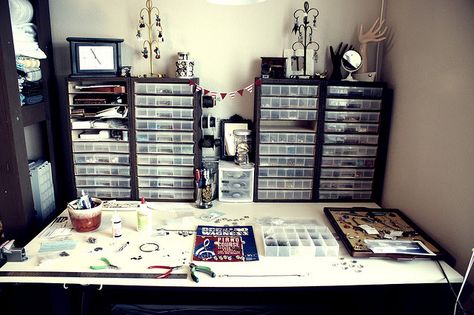 Studio - Jewelry Desk by angiepangea, via Flickr Jewelry Studio Organization, Jewelry Desk, Small Craft Rooms, Jewerly Organizer, Dream Craft Room, Artistic Space, Studio Organization, Jewerly Making, Bead Storage