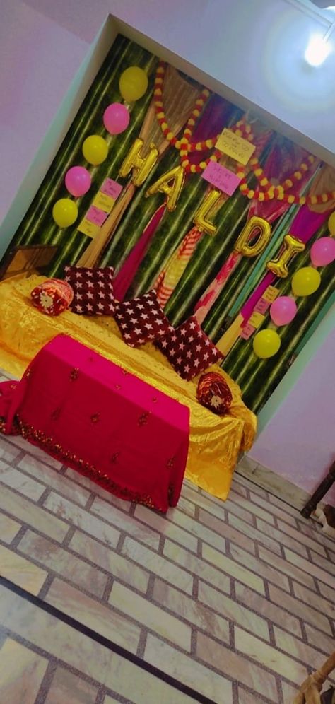 Haldi ceremony...ideas Haldi Decoration With Balloons, Haldi Decoration Ideas At Home, Haldi Decoration Ideas, Haldi Ceremony Decorations, Haldi Decoration, Wedding Gift Hampers, Diwali Decoration Items, Diwali Decoration, Home Decor Idea