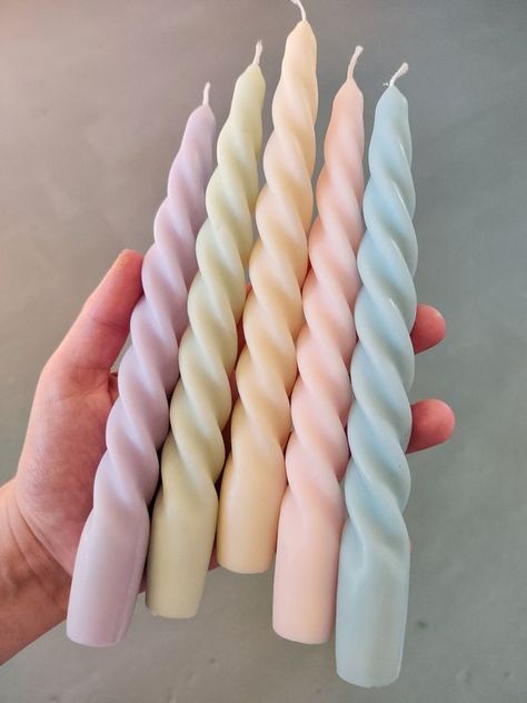 Spiral Taper Dinner Candles Pastel 🕯️ Spiral Candle, Lilin Aroma, Pastel Candle, Candle Obsession, Spiral Candles, Tapered Candle, Pretty Candle, Creative Candles, Pastel Room