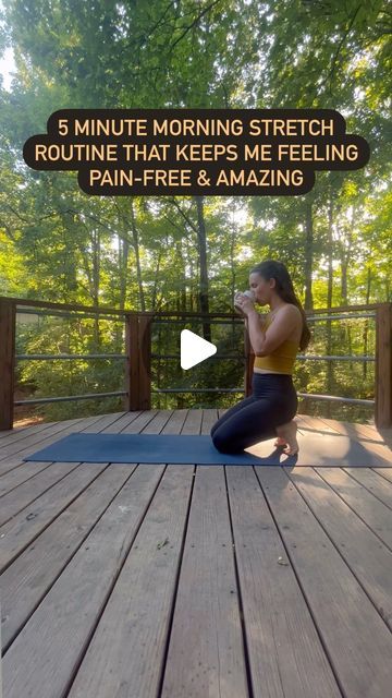 Morning Stretches Wake Up Beginners, Morning Stretches Routine, Morning Yoga Stretches, Early Morning Yoga, Wake Up Yoga, Morning Workout Routine, Restorative Yoga Poses, Morning Yoga Routine, Yoga Time