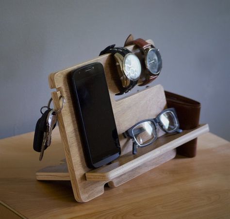 Wood Makeup Organizer, Tablet Charging Station, Charging Station Organizer, Iphone Docking Station, Iphone Charging Station, Wooden Docking Station, Diy Projects For Men, Ikea Alex, Modern Tv Units