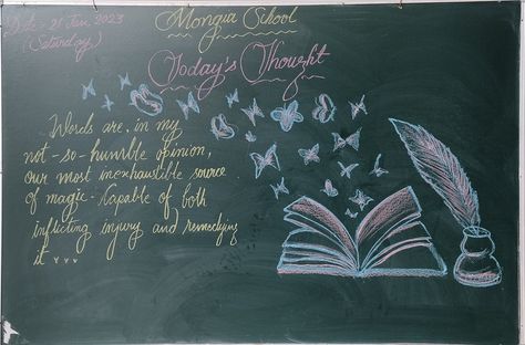 Black Board Decoration Ideas School, Graduation Wishes Quotes, Blackboard Decoration, School Chalkboard Art, Cute Drawings Of People, School Blackboard, Shine Quotes, Blackboard Drawing, Diy Crafts For School