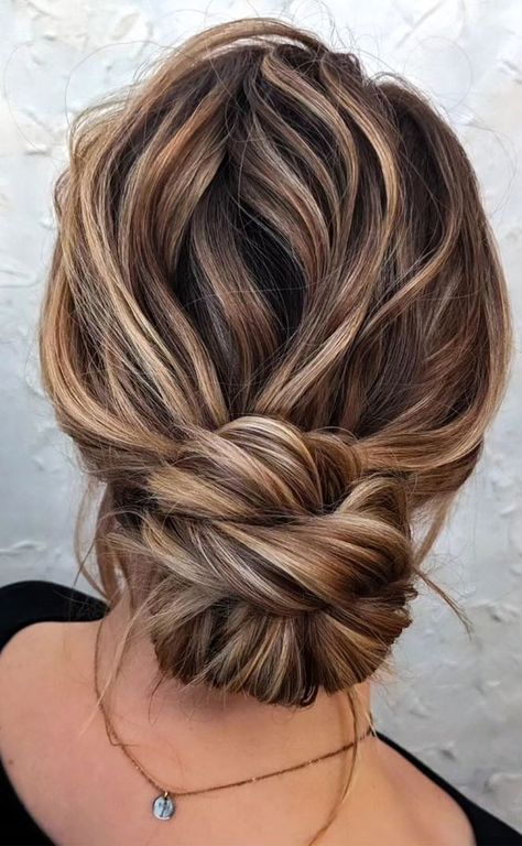 chic updo, hairstyle ideas, wedding hairstyle, 90s vibe updos, wedding updo, updos, trendy updos, bridal hairstyle, bridal updos, messy updo, simple updo, trendy messy updo, wedding hairstyle trends Messy Updo Wedding, Textured Low Bun, Cute Updo Hairstyles, Updo Simple, Hairstyle 90s, Updos Bridal, Cute Hairstyles Updos, Chic Updo, Trendy Updos