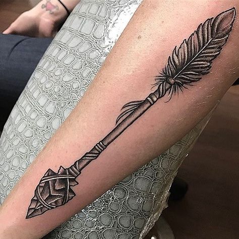 Native American Arrow Tattoo, Indian Arrow Tattoo, Monarch Tattoo, Mens Arrow Tattoo, Indian Arrow, Indian Skull Tattoos, Arrow Tattoos For Women, Font Tato, Indian Feather Tattoos