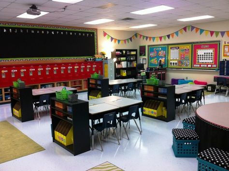 Kindergarten Classroom Layout, Classroom Seating Arrangements, Elementary Special Education Classroom, Creative Curriculum Preschool, Teaching Classroom Decor, Classroom Arrangement, Classroom Seating, Teacher Classroom Decorations, Classroom Organization Elementary