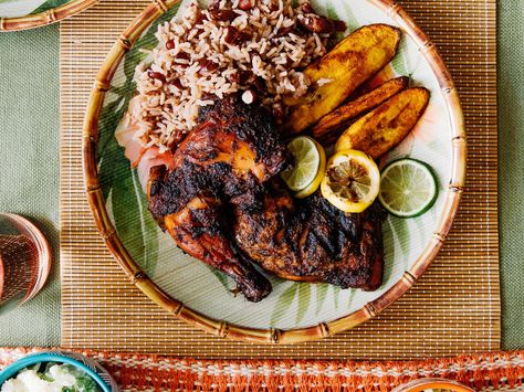 su- Peach Jerk Chicken North American Food, Jerk Chicken Recipe, Carribean Food, Latin American Food, Chicken Plating, Tropical Food, Caribbean Cuisine, Citrus Chicken, Jerk Chicken