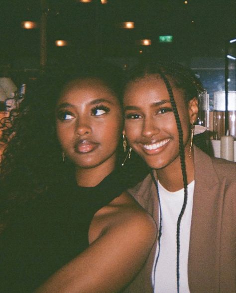 Black Women Best Friends, Black Friends Aesthetic, Cousins Aesthetic, Go Best Friend, Black Sisters, Sister Photos, Black Femininity, Best Friends Aesthetic, Cute Friend Photos